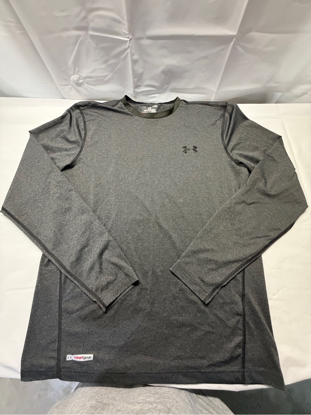 Under Armour Men’s Long Sleeve Performance Shirt - Dark Gray